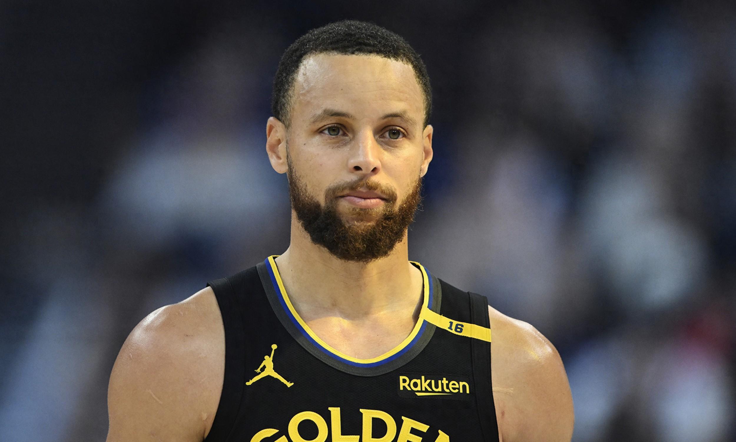 亚历山大 亚历山大